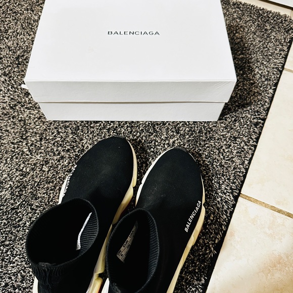 Sneakers size 38. US7. Rarely wear.balenciaga - Picture 4 of 9